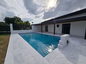 10525 SW 112th St, Miami FL 33176