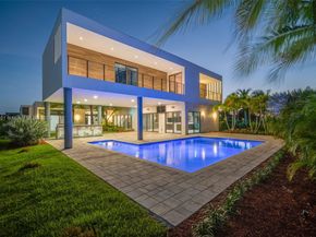 Undisclosed Address #A11881351, Weston FL 33326