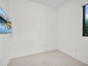 Undisclosed Address #A11881351, Weston FL 33326