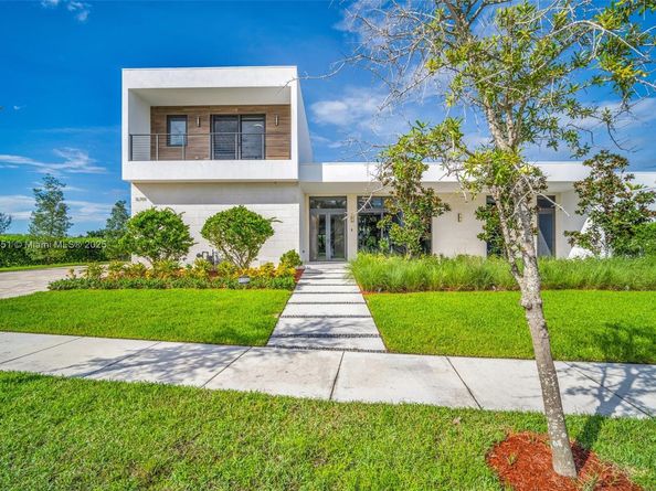 Undisclosed Address #A11881351, Weston FL 33326