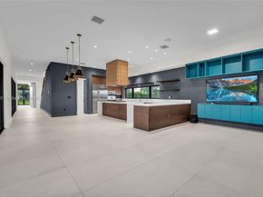 Undisclosed Address #A11881351, Weston FL 33326