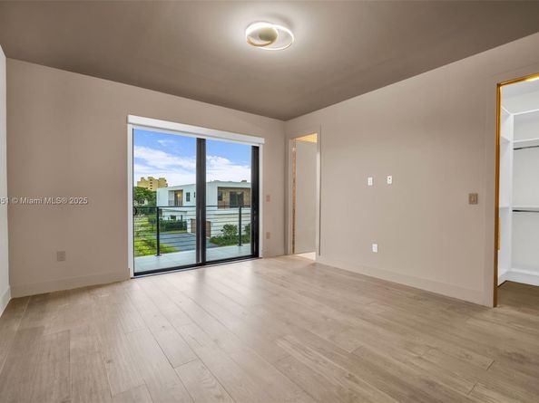 Undisclosed Address #A11881351, Weston FL 33326