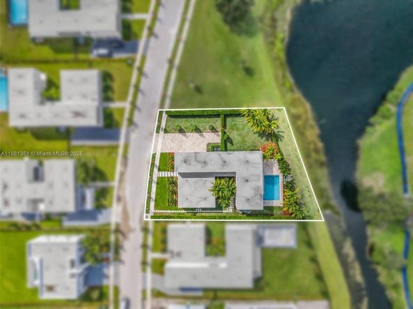 Undisclosed Address #A11881351, Weston FL 33326