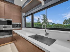 Undisclosed Address #A11881351, Weston FL 33326