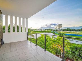 Undisclosed Address #A11881351, Weston FL 33326