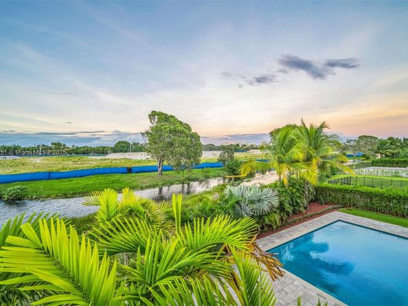 Undisclosed Address #A11881351, Weston FL 33326