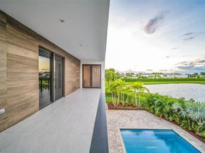 Undisclosed Address #A11881351, Weston FL 33326