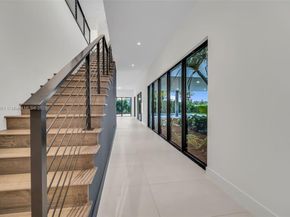 Undisclosed Address #A11881351, Weston FL 33326