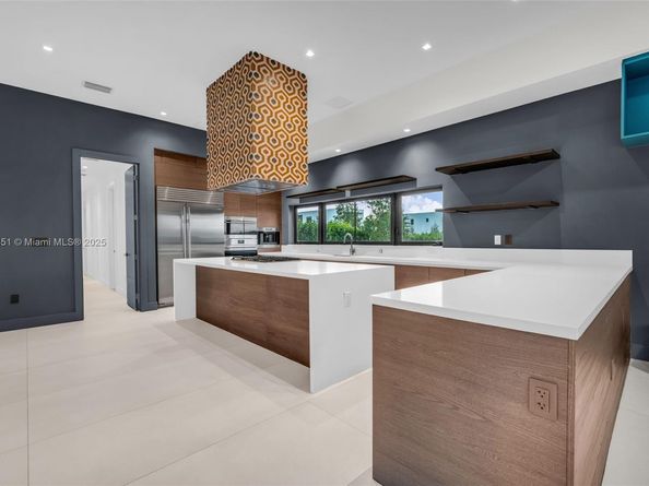 Undisclosed Address #A11881351, Weston FL 33326