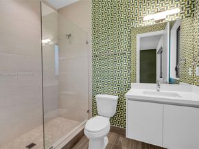 Undisclosed Address #A11881351, Weston FL 33326