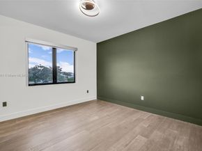 Undisclosed Address #A11881351, Weston FL 33326