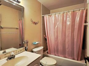 14070 S Forest Oak Cir, Davie FL 33325