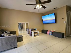 14070 S Forest Oak Cir, Davie FL 33325