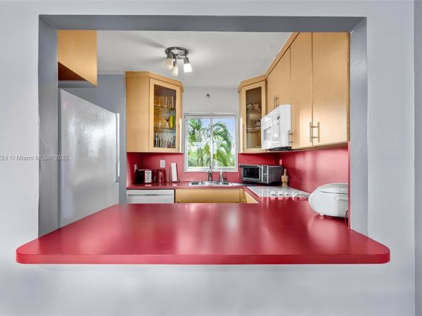 1700 NW N River Dr 308, Miami FL 33125