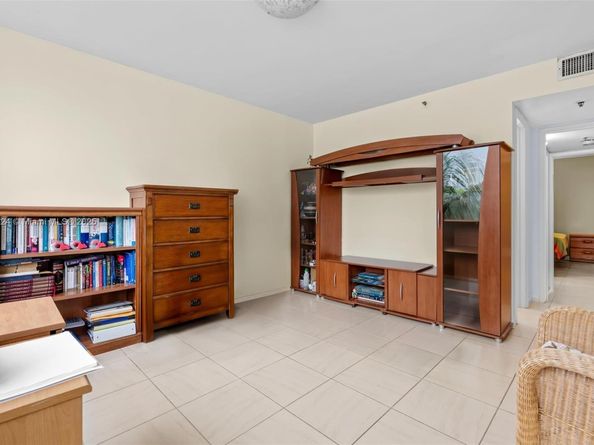 1700 NW N River Dr 308, Miami FL 33125