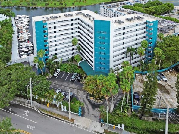 1700 NW N River Dr 308, Miami FL 33125