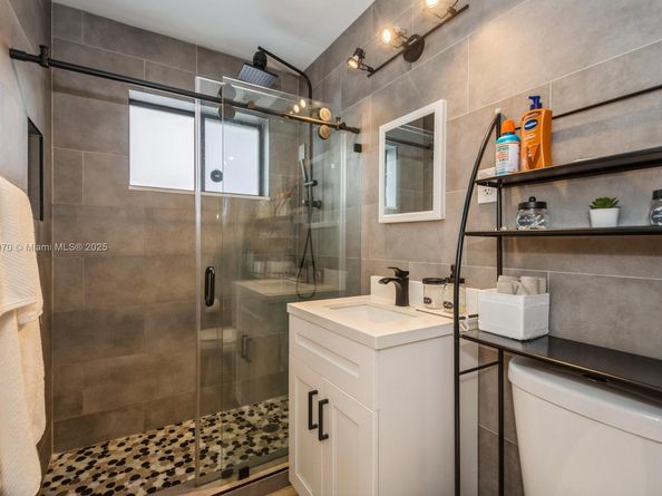 1530 N 69th Way, Hollywood FL 33024