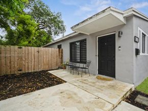 1530 N 69th Way, Hollywood FL 33024