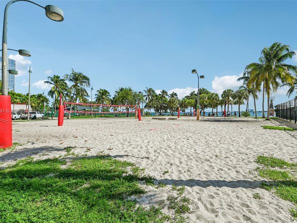 1750 N Bayshore Dr 2101, Miami FL 33132