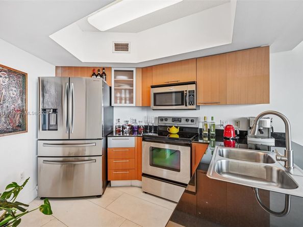 1750 N Bayshore Dr 2101, Miami FL 33132