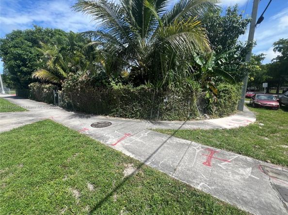 1190 NW 135th St, North Miami FL 33168