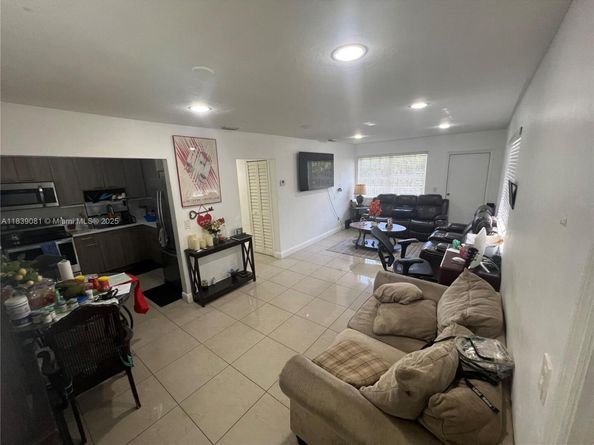 1190 NW 135th St, North Miami FL 33168