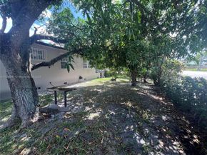 1190 NW 135th St, North Miami FL 33168