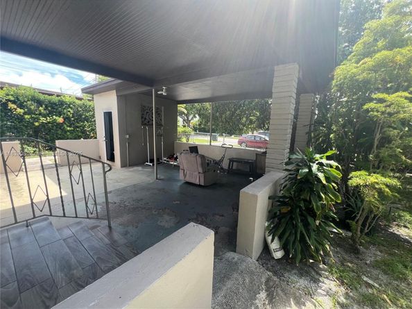 1190 NW 135th St, North Miami FL 33168