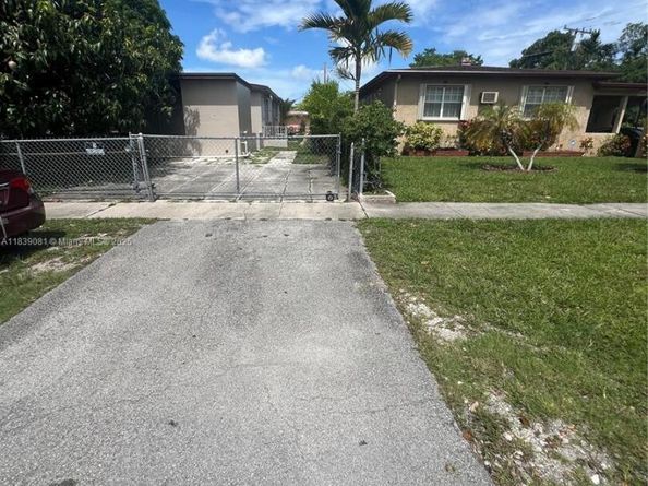 1190 NW 135th St, North Miami FL 33168