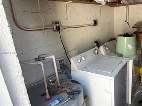 1190 NW 135th St, North Miami FL 33168