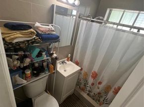 1190 NW 135th St, North Miami FL 33168