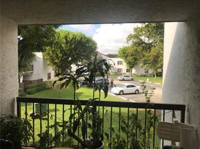 9421 Fontainebleau Blvd 20435, Miami FL 33172