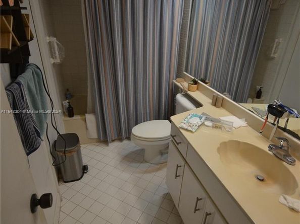 Undisclosed Address #A11642304, Miami FL 33185