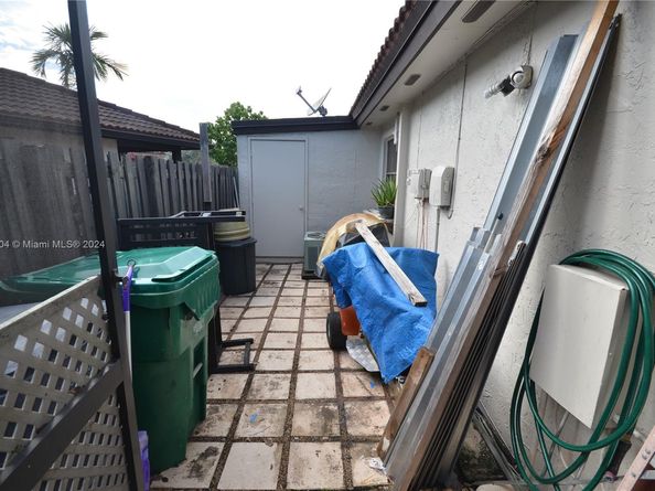 Undisclosed Address #A11642304, Miami FL 33185