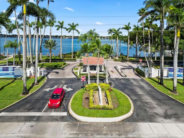 14683 SW 132nd Ave, Miami FL 33186