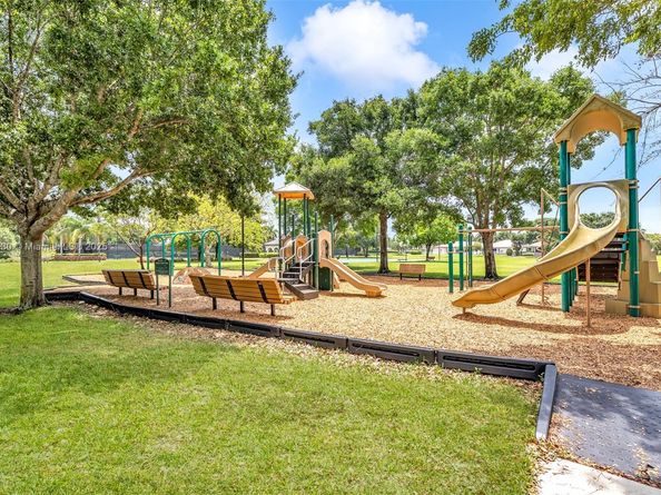 11223 Maritime Ct, Wellington FL 33449