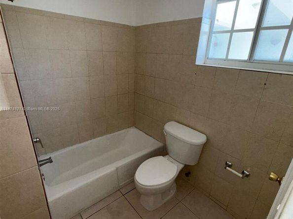 13700 NE 6th Ave 201, North Miami FL 33161