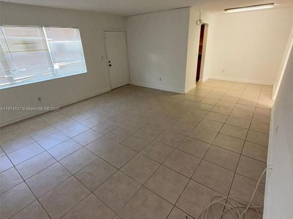 13700 NE 6th Ave 201, North Miami FL 33161