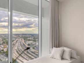 1040 Biscayne Blvd 3007, Miami FL 33132