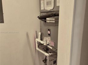 240 Lakeview Dr 308, Weston FL 33326