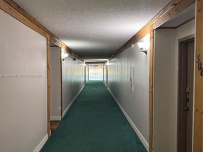 240 Lakeview Dr 308, Weston FL 33326