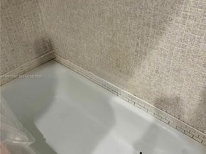 240 Lakeview Dr 308, Weston FL 33326