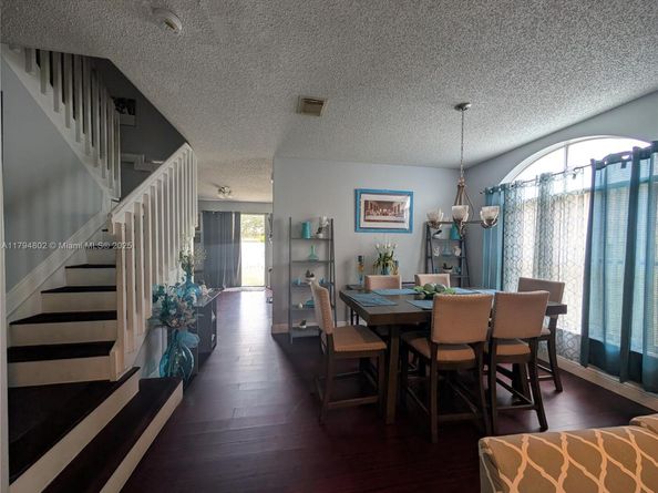 7683 NW 19th St, Pembroke Pines FL 33024