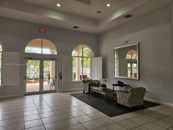 7683 NW 19th St, Pembroke Pines FL 33024