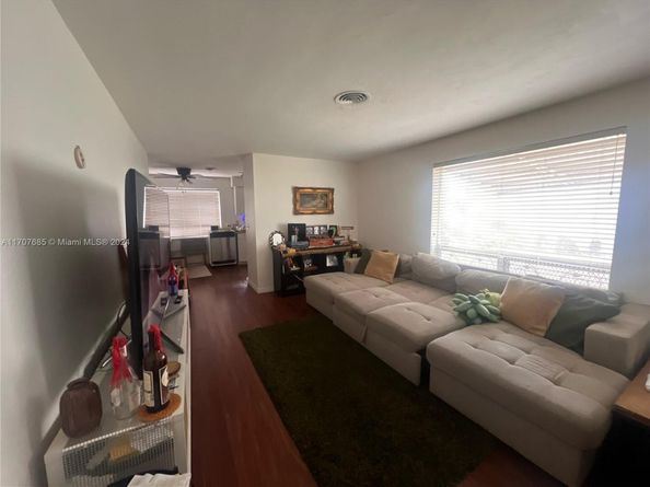 3600 Jackson St 8, Hollywood FL 33021