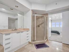 14951 Royal Oaks Ln 1704, North Miami FL 33181