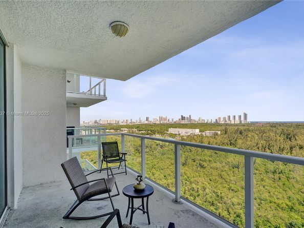 14951 Royal Oaks Ln 1704, North Miami FL 33181