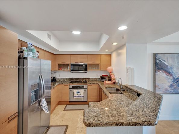 14951 Royal Oaks Ln 1704, North Miami FL 33181