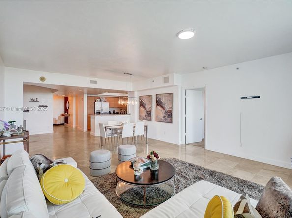 14951 Royal Oaks Ln 1704, North Miami FL 33181