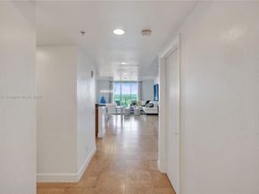 14951 Royal Oaks Ln 1704, North Miami FL 33181